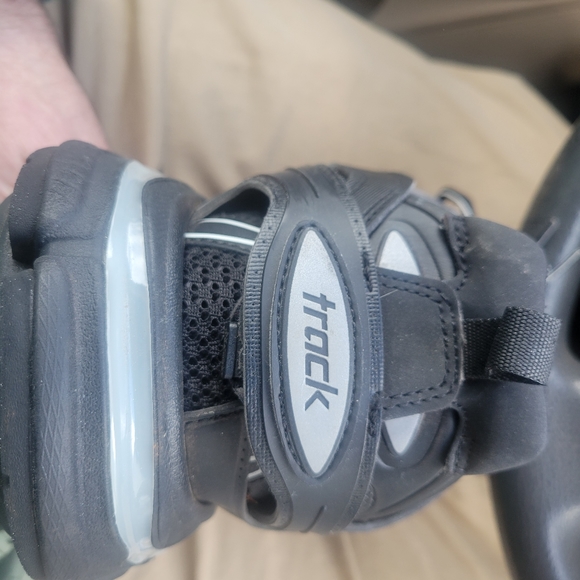 Balenciaga black track shoes size 9. - Picture 2 of 5